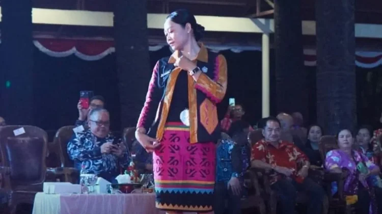 16 Kecamatan Ikuti Fashion Show HKG PKK ke-54 di Kutai Barat