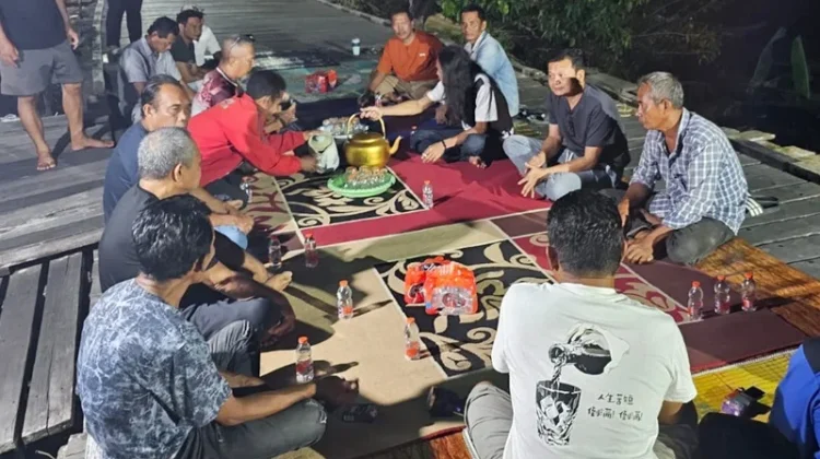 Anggota DPRD Kubar, Sadli Minta Penanganan Longsor Muara Baroh Dipercepat