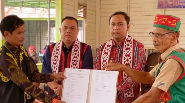 Kepala Adat Linggang Amer Diminta Jadi Mediator Persoalan Warga