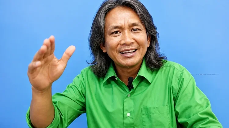 Pegiat Budaya Fidelis Nyongka Mulai Susun Modul Sekolah Adat di Kubar