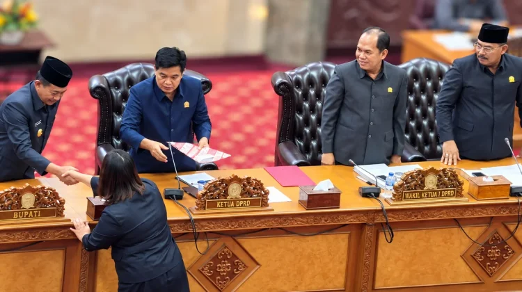 Golkar dan PDIP Kubar Ingatkan Waktu Pelaksanaan APBD Perubahan Hanya Tiga Bulan
