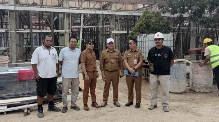 Sidak SDN 004 Melak, Wabup Kubar Pastikan Pembangunan Sesuai Standar
