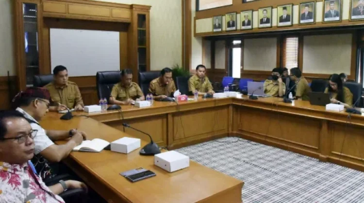 Lalu Lintas Meningkat, Pemkab Kubar Siapkan Rekonstruksi Jalan Jangka Panjang