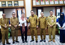 Terima Kunjungan Anggota DPD RI, Bupati Edwin Harapkan Dukungan Pusat untuk Kubar