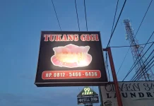 Daya Beli Turun di Barong Tongkok, Geliat Usaha Tukang Cukur Terimbas