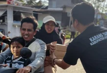 Karang Taruna Kubar Bagikan 470 Kotak Takjil di Melak Ulu