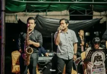 Kisah M. Ray Handani Menghidupkan Panggung Kafe di Kutai Barat