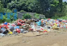 Sampah di Pasar Jaras Lama Tak Diangkut, Pengelola Soroti DLH Kubar