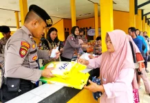 Polda Kaltim Gelar Pasar Murah di Kutai Barat
