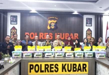 Polres Kubar Salurkan Bansos untuk Purnawirawan dan Anak Yatim jelang Idulfitri