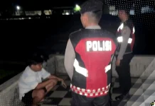 Polisi Patroli Remaja Kumpul Larut Malam di Taman Catur