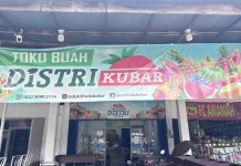 Pedagang Buah Kubar Keluhkan Persaingan Harga Tidak Sehat