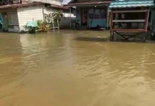 Banjir di Long Iram Mulai Surut, Warga Mulai Bersihkan Rumah