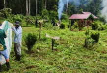 Warga Ujoh Bilang Gotong Royong Bersihkan Makam jelang Iduladha