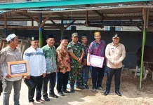 Pemkab Mahulu Salurkan 8 Sapi Kurban Iduladha 1447 H