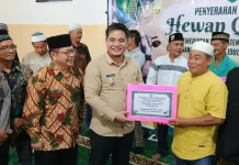 Wabup Mahulu Minta Daging Kurban Dibagi Adil dan Tepat Sasaran