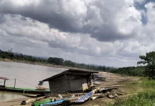 Sungai Mahakam Surut, Aktivitas Warga Tering Lama Mulai Terdampak