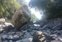 Debit Sungai Mahakam Surut, Batu-Batu Riam Mulai Bermunculan