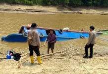 Kapal BUMKA Sebelang Tenggelam di Kedang Pahu