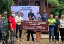 PT Cristian Eka Pratama Renovasi Rumah Warga Lingkar Tambang
