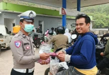 Satlantas Mahulu Bagikan Masker Cegah Dampak Asap Karhutla
