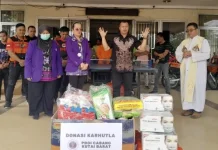 Persatuan Dokter Gigi Kubar Berikan Bantuan Masker-Makanan untuk Petugas Damkar