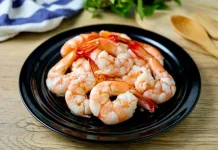 Dibalik Lezatnya Udang: Manfaat Gizi dan Risiko Tersembunyi