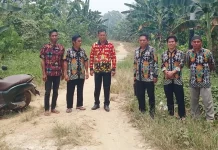 Kondisi Jalan Sejumlah Kampung di Penyinggahan Hambat Aktivitas Ekonomi Warga