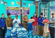 Puluhan Lansia Long Iram Seberang telah Terima Bantuan Pangan dari Dinsos Kubar