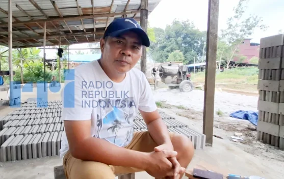 Dari Ide Jadi Usaha Nyata, Bisnis Batako Lokal Kubar Raup Omzet Puluhan Juta