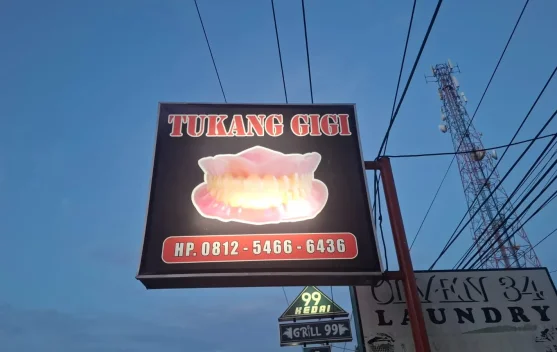 Daya Beli Turun di Barong Tongkok, Geliat Usaha Tukang Cukur Terimbas