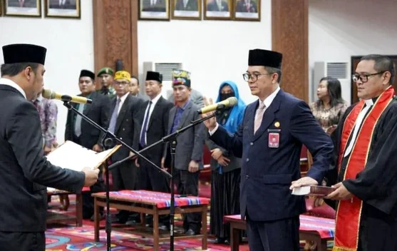 Bupati Kubar Lantik Kamius Junaidi sebagai Penjabat Sekda