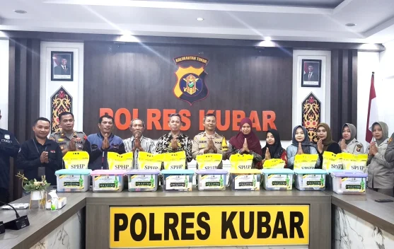 Polres Kubar Salurkan Bansos untuk Purnawirawan dan Anak Yatim jelang Idulfitri