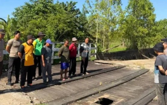 Polsek Kenohan Kukar Resmikan Jembatan Merah Putih Baru