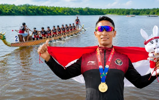 Kisah Harjuna: Juara Dunia Asal Kubar yang Jadi Mentor Dayung di Danau Kelumpang