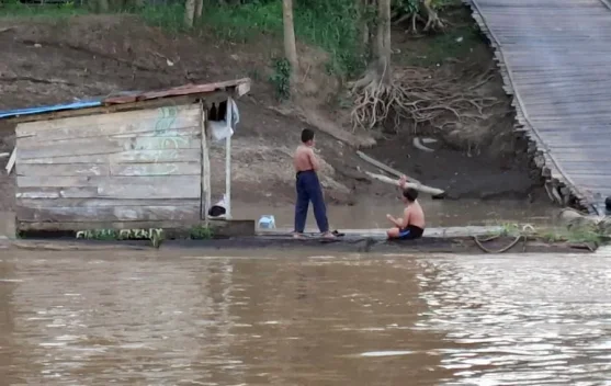 Anak-anak Tumbuh Bersama Sungai, Potret Kehidupan di Pedalaman Kubar