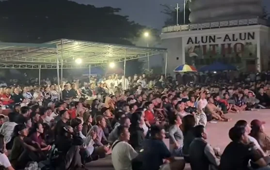 Ribuan Penonton Ikut Nobar Final Piala Dunia yang Digelar Pemkab Kubar