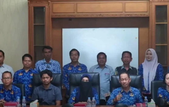 Pemkab Kutai Barat Tata Pohon Demi Keselamatan Pengguna Jalan