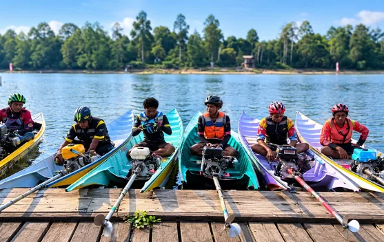 Balap Ketinting di Danau Kelumpang Berlangsung Sengit, Sejumlah Perahu Karam
