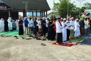 Umat Muslim Mahulu Gelar Shalat Istisqo Harapan Turun Hujan