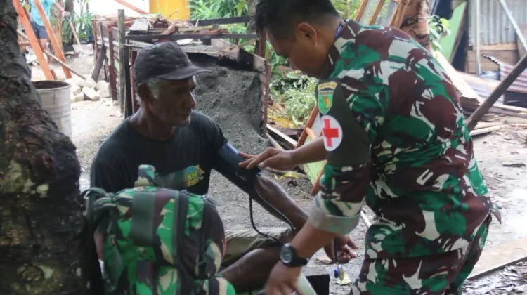 TMMD 127 Kodim Yawa Pemeriksaan Pengobatan Warga