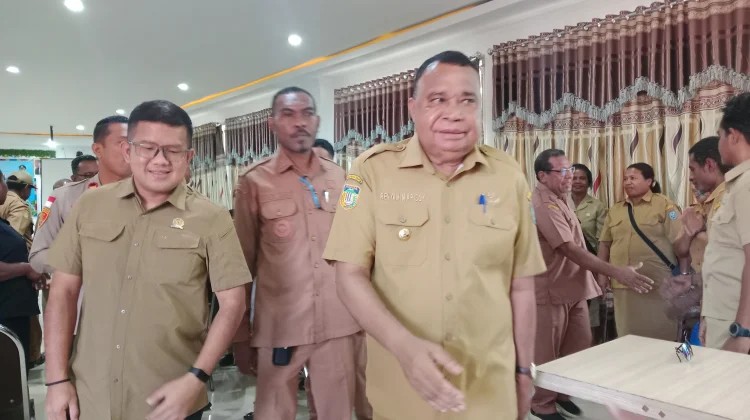 Bupati Yapen Minta Kepala Kampung Ikut Awasi Proses Pendidikan dan Kesehatan