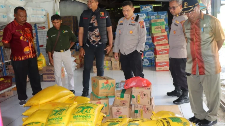 Polres dan Pemda Waropen Sidak Sembako