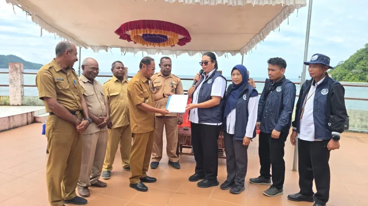Wabup Yapen Lepas Verifikasi Kampung Nelayan Merah Putih