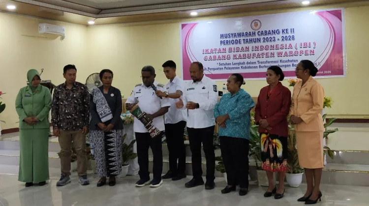 Bupati Waropen Harap IBI Lebih Maju