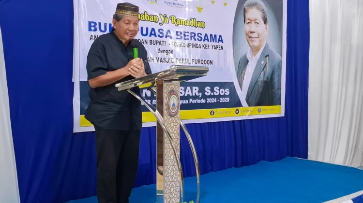 Anggota DPR RI Tonny Tesar Buka Puasa Jamaah Darul Furqoon