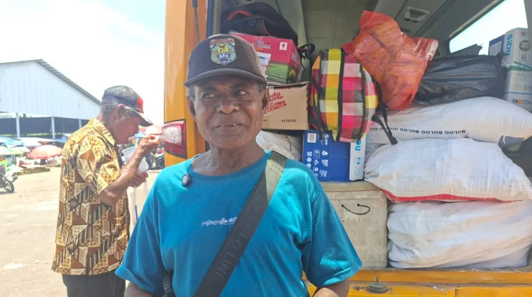 Warga Kampung Sasawa Minta Perbaikan Jembatan