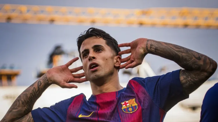 Cancelo Gol Perdana dalam Comeback Bersama Barcelona