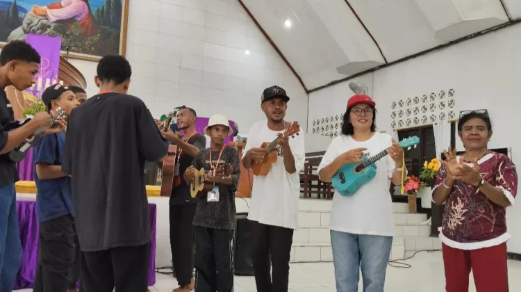DPRK Waropen Kunjungan Kasih Paskah Alfa Omega Paradoi
