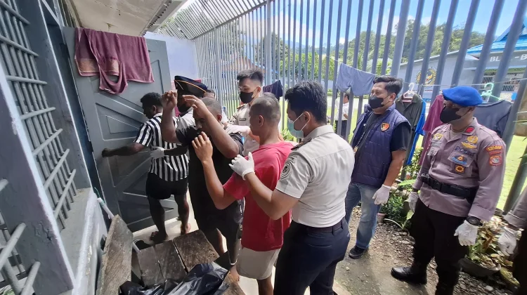 Lapas Serui Razia Sel dan Tes Urine Narapidana
